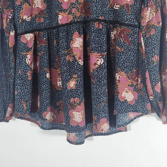 Knox Rose Gray and Pink Floral Print Peasant Blouse Size Medium Boho Floral Top - Picture 8 of 11